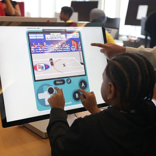 Microsoft x Harlem Globetrotters 