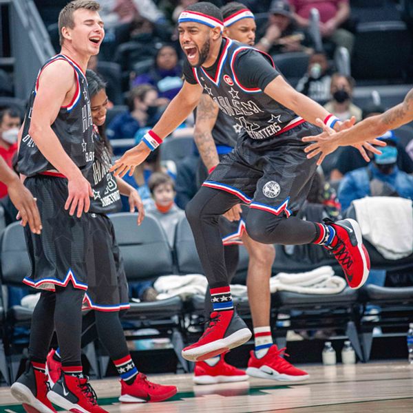 LIGHTS OUT! HARLEM GLOBETROTTERS SET RECORD BREAKING NIGHT IN HONOR OF CURLY NEAL
